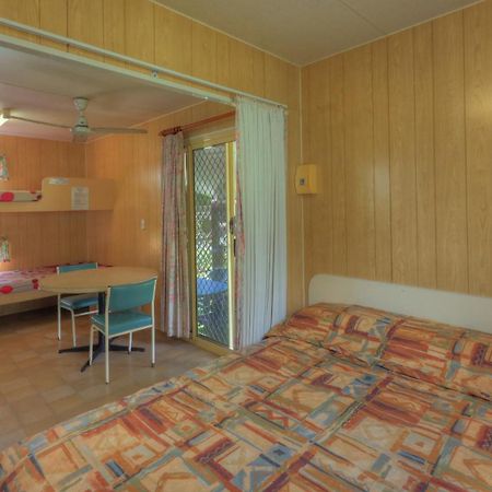 Hotel Flying Fish Point Tourist Park Innisfail Esterno foto