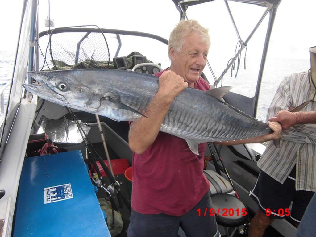 Hotel Flying Fish Point Tourist Park Innisfail Esterno foto