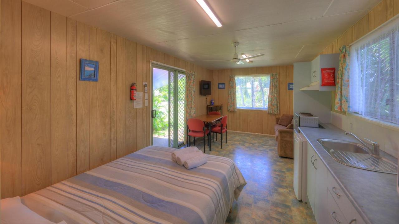 Hotel Flying Fish Point Tourist Park Innisfail Esterno foto