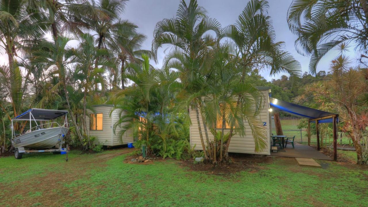 Hotel Flying Fish Point Tourist Park Innisfail Esterno foto