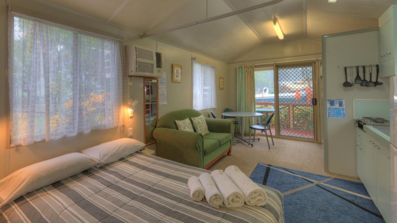 Hotel Flying Fish Point Tourist Park Innisfail Esterno foto