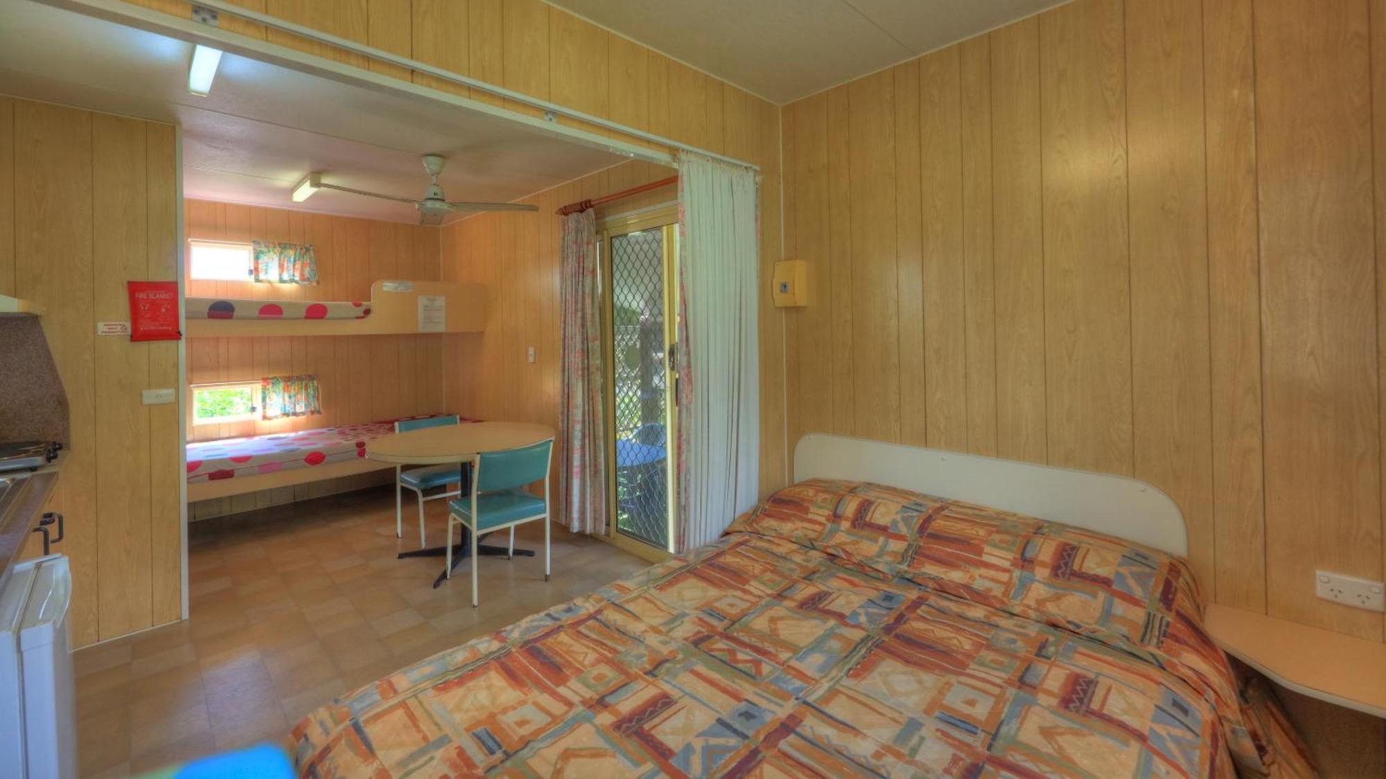 Hotel Flying Fish Point Tourist Park Innisfail Esterno foto