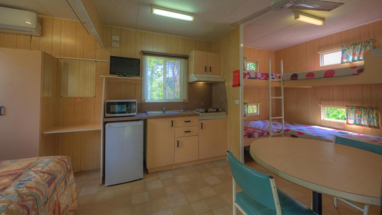 Hotel Flying Fish Point Tourist Park Innisfail Esterno foto