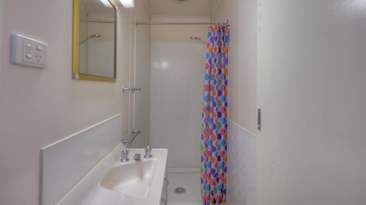 Hotel Flying Fish Point Tourist Park Innisfail Esterno foto