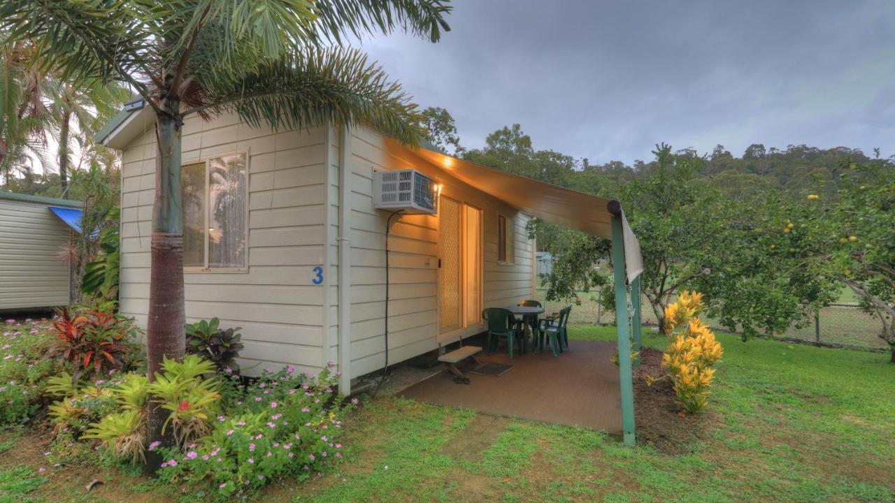 Hotel Flying Fish Point Tourist Park Innisfail Esterno foto
