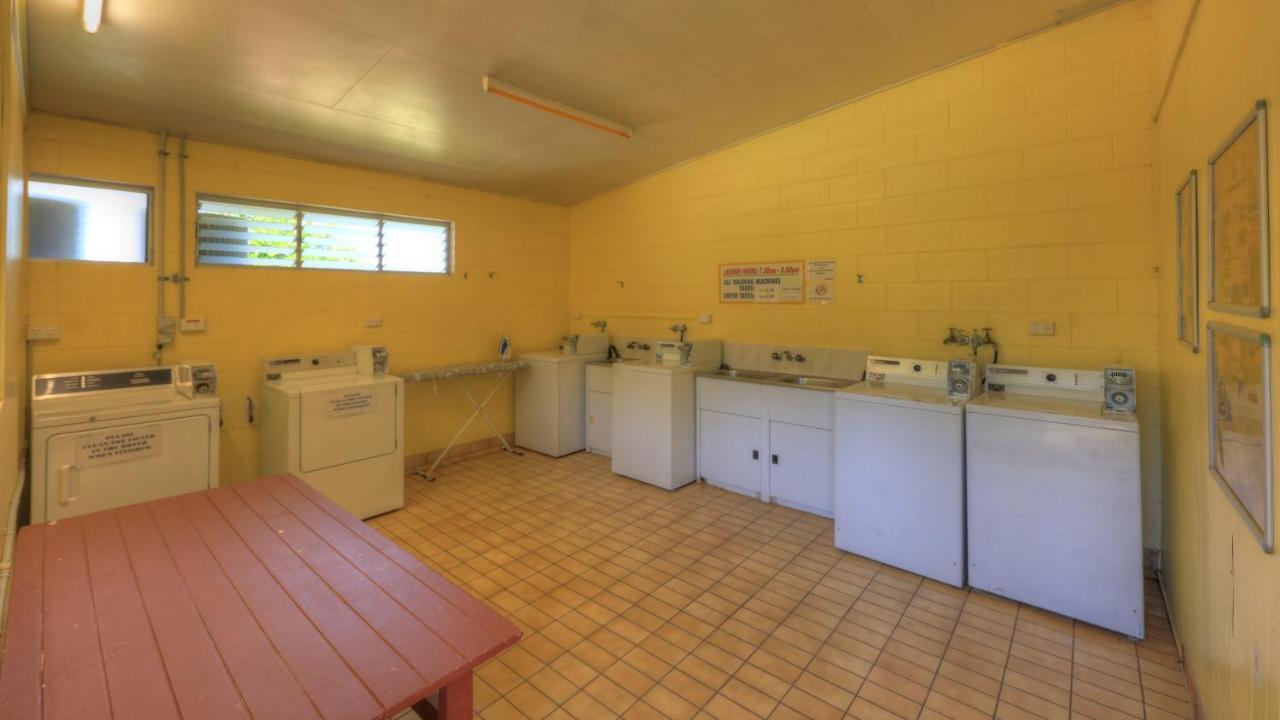 Hotel Flying Fish Point Tourist Park Innisfail Esterno foto